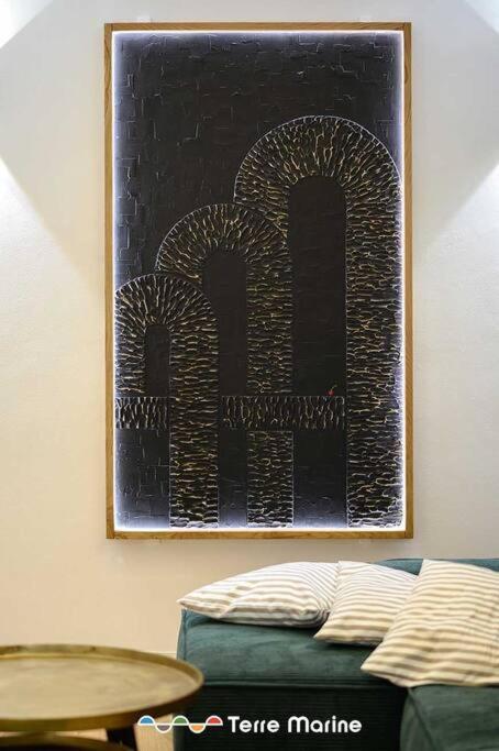 Under Bridge, Terremarine Apartment